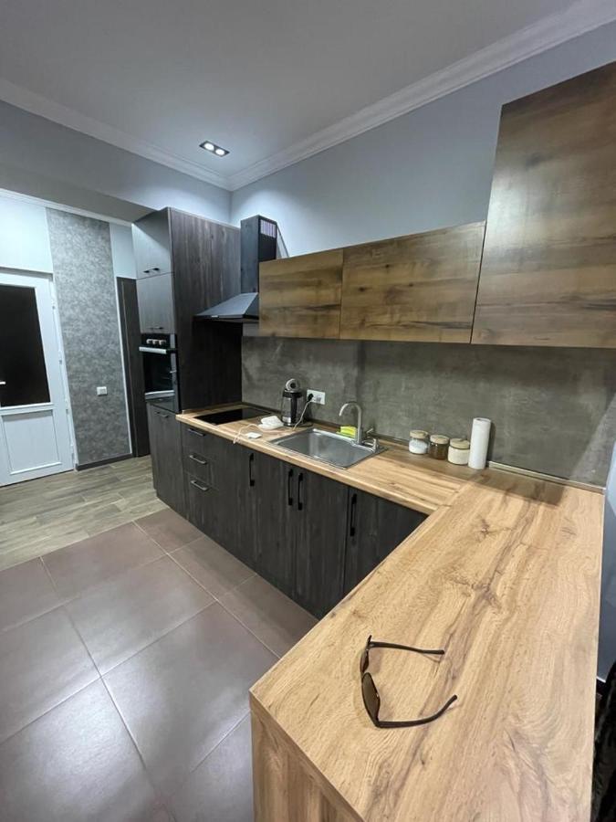 One Central Apartment Erévan Extérieur photo