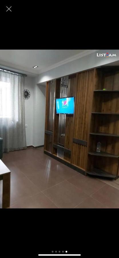 One Central Apartment Erévan Extérieur photo