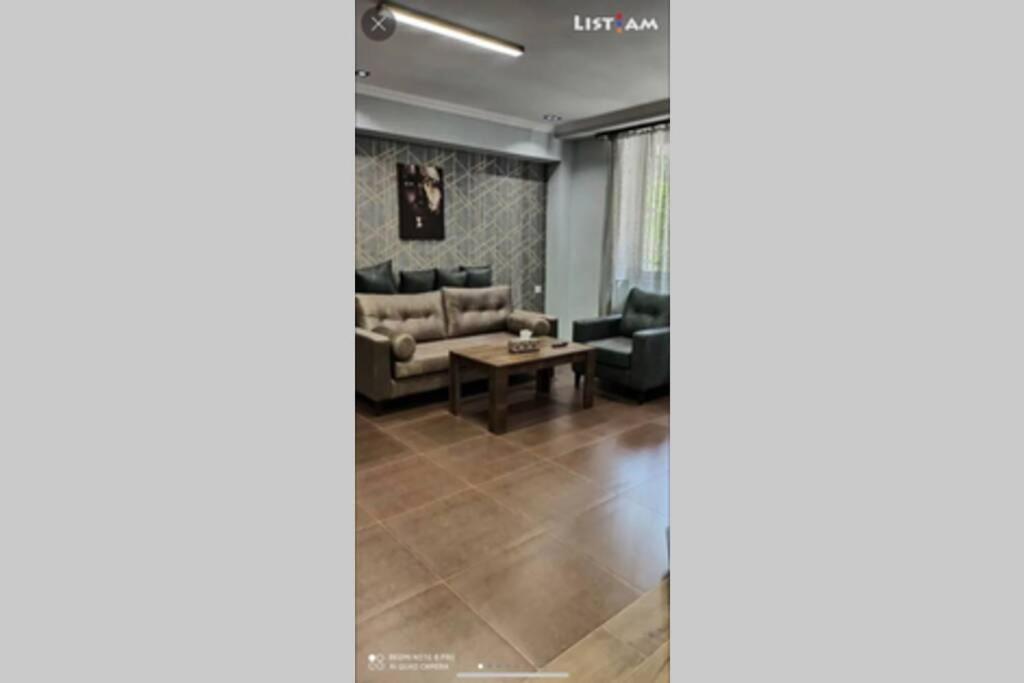 One Central Apartment Erévan Extérieur photo