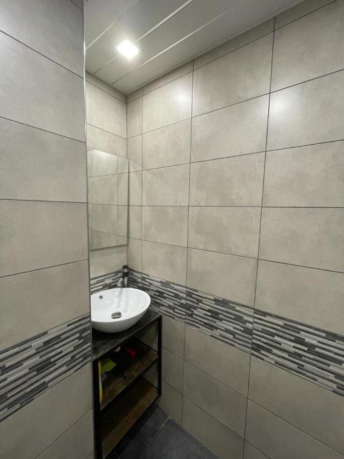 One Central Apartment Erévan Extérieur photo