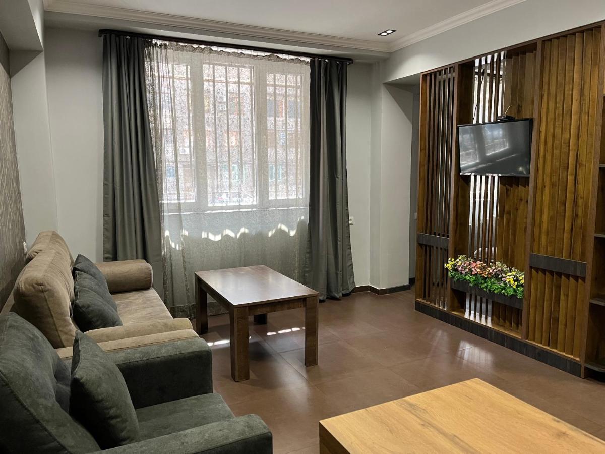 One Central Apartment Erévan Extérieur photo